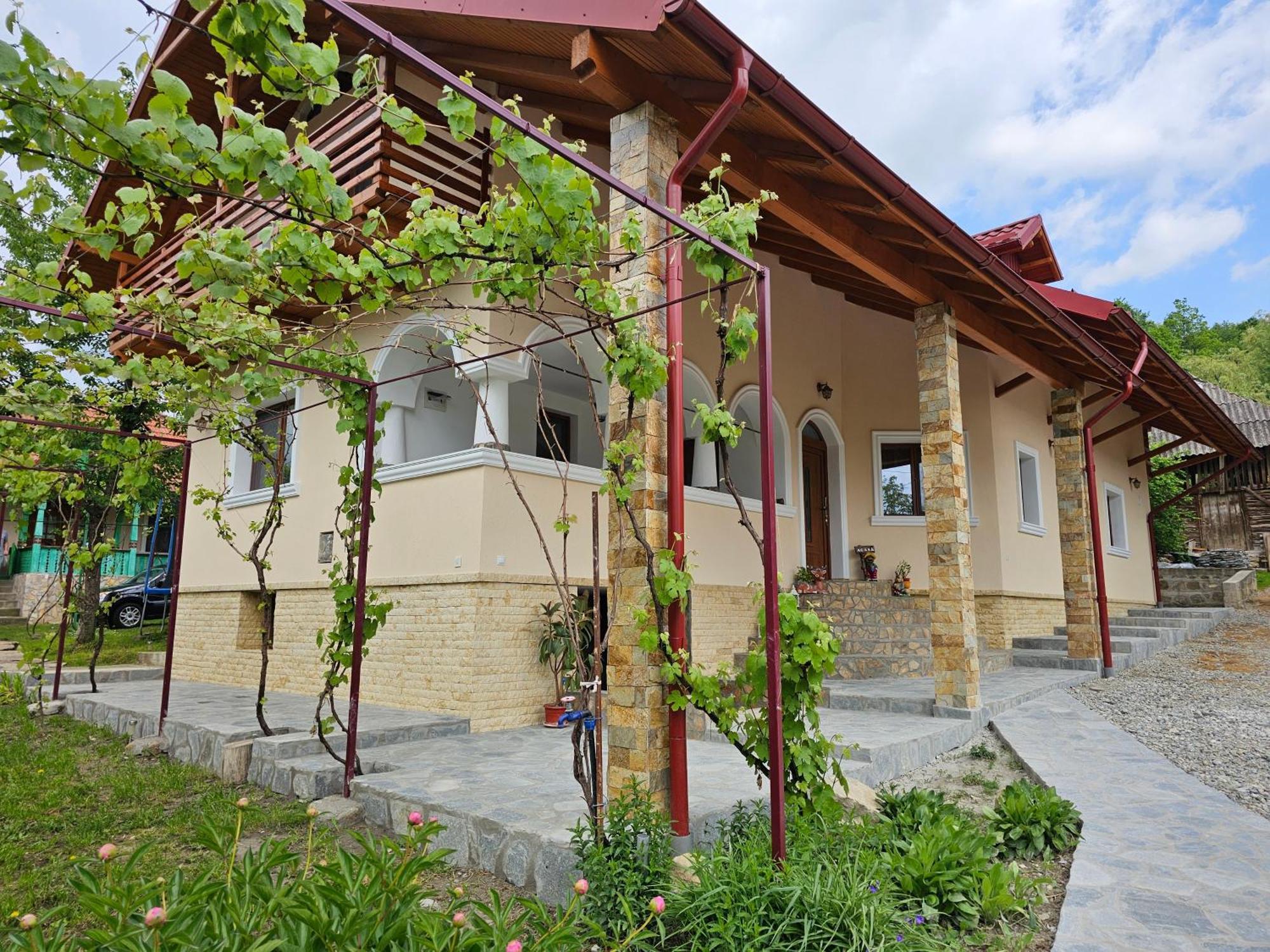 Casa Hera Călimăneşti 외부 사진