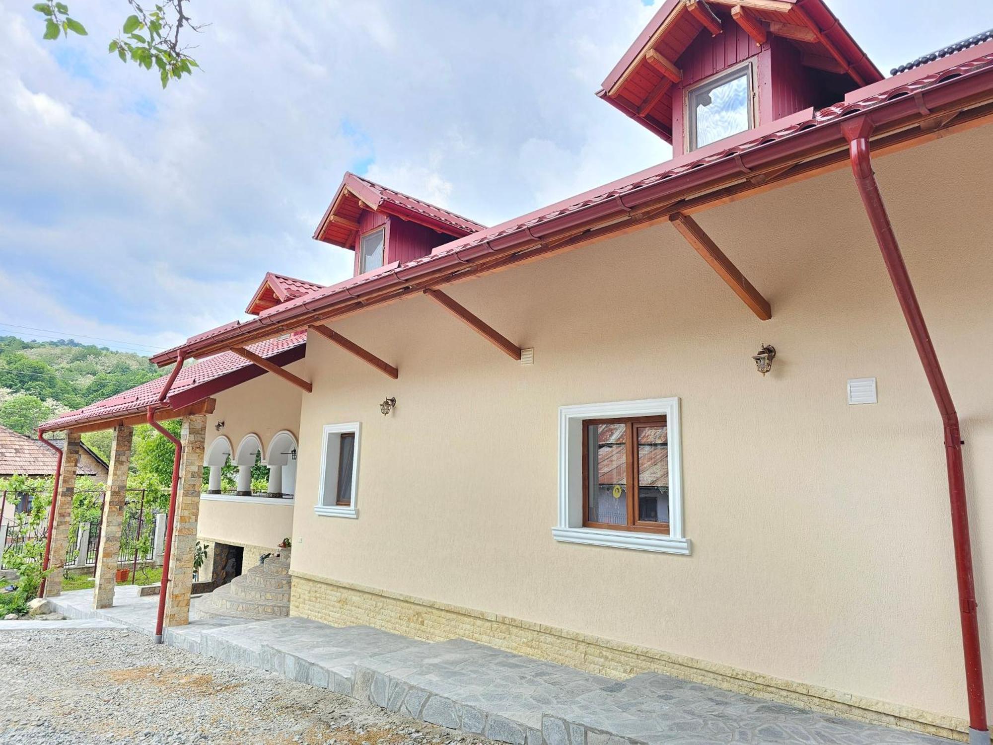 Casa Hera Călimăneşti 외부 사진